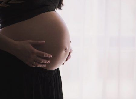 Tatuaggio in gravidanza: quali i rischi per madre e nascituro
